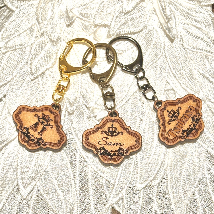 アンティーク調　ネームチャーム