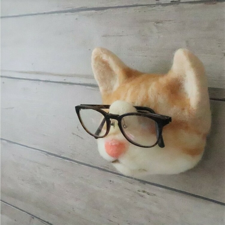 オーダー☆羊毛☆めがね掛け猫（壁掛け） | TanoMake(タノメイク