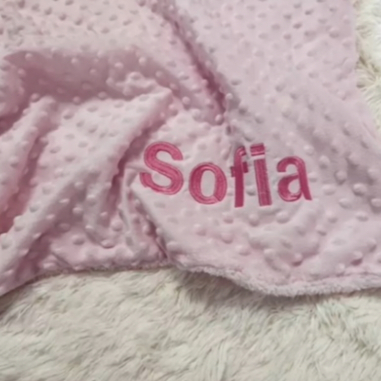 出産祝いに最適 名入れ刺繍ブランケット お名前ブランケット おくるみ Tanomake タノメイク 欲しいものが頼めるオーダーメイド特化型オンラインマーケット