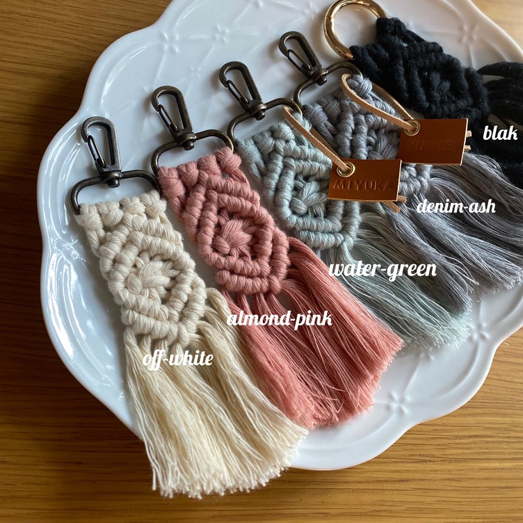 マクラメキーホルダー | TanoMake(タノメイク) | 欲しいものが頼める