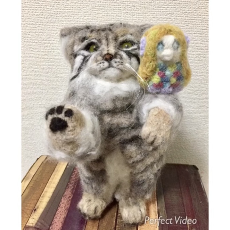 受注制作☆羊毛フェルトのマヌルネコの招き猫 | TanoMake