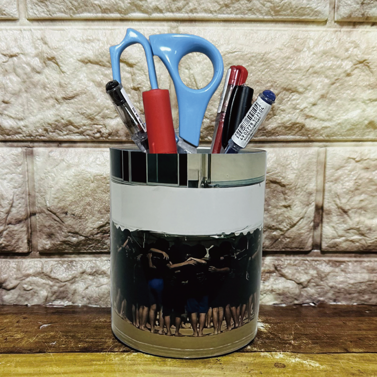 LINEで簡単【写真入り 名入れ ペン立て】似顔絵 寄せ書き 記念 記念品