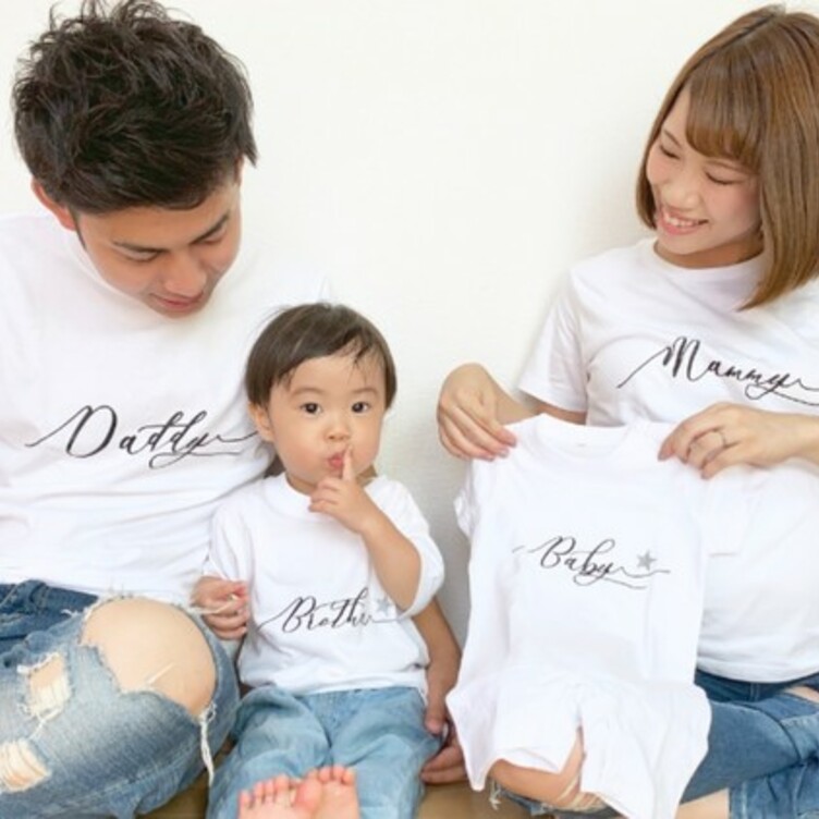 シンプルネームＴシャツ★ロンパース～大人サイズまで★リンクコーデ☆マタニティフォトにも★