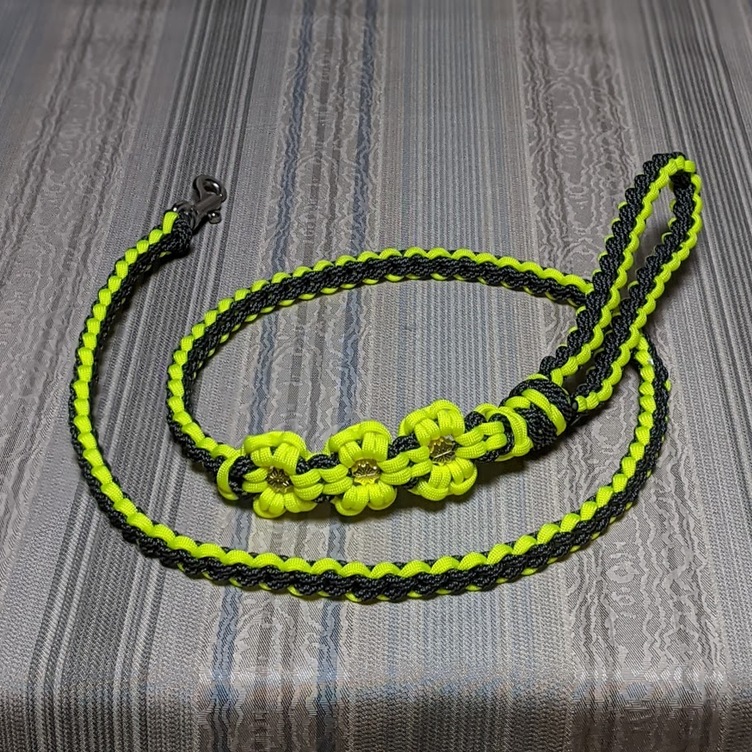 花のモチーフが可愛いハート編みリード 中型、大型犬用 (全長120cm  